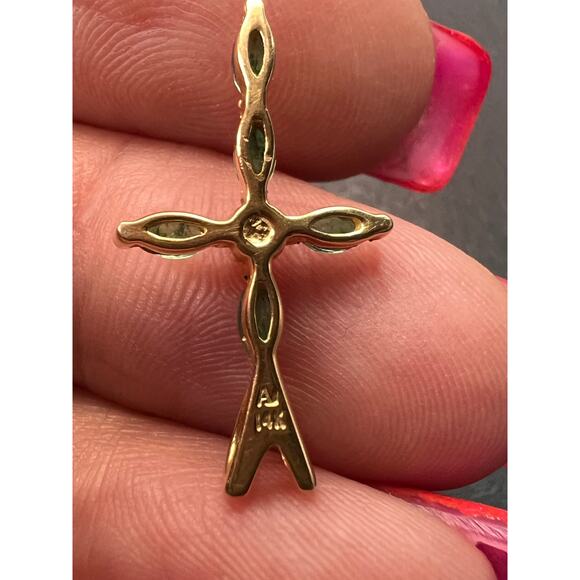 Vintage 14K Yellow Gold Emerald & Diamond Marquise Cross Pendant - Picture 15 of 16